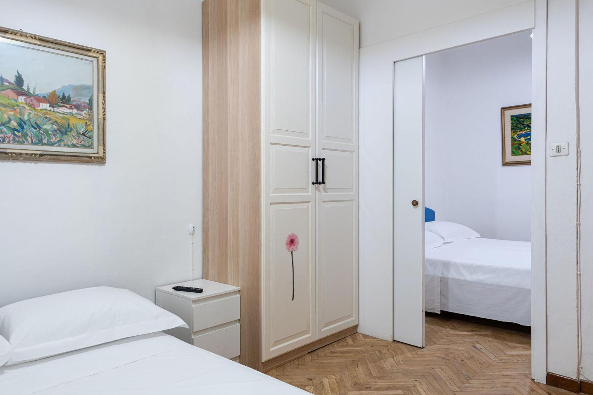 Unyca - Ampio Rifugio Per Famiglie A Firenze Apartment Bagian luar foto